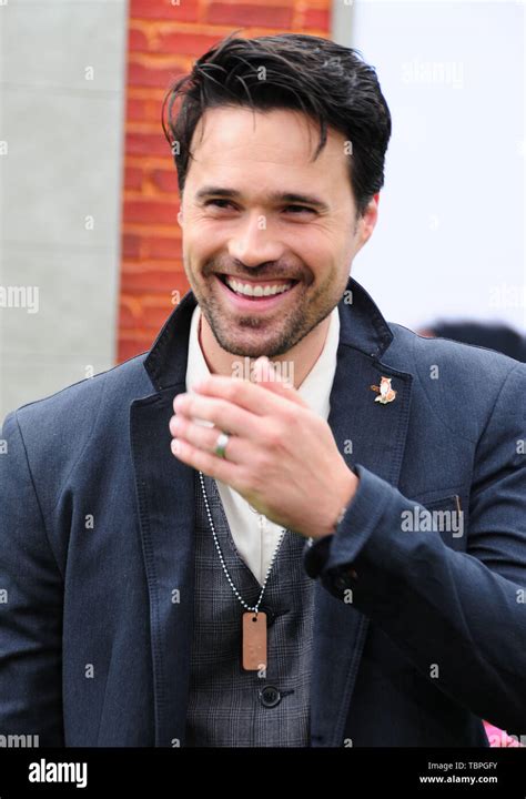 actor brett dalton